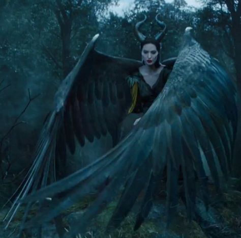 Maleficent Costume Kids, Maleficent Wings, Maleficent 2014, Maleficent Movie, Maleficent Costume, Deer Photos, Disney Maleficent, Greatest Villains, Fantasy Movies