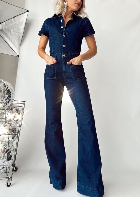 Long inseam Denim Jumpsuit Stretchy, comfy denim. True to size, 35.5" inseam SIZE DOWN IF IN BETWEEN SIZES Jeans Jumpsuits For Women, Outfits With Flares, Denim Jumpsuit Outfit, Country Jeans, Jean Jumpsuit, Denim Jeans Outfit, Southern Outfits, Flare Jumpsuit, Flare Denim Jeans