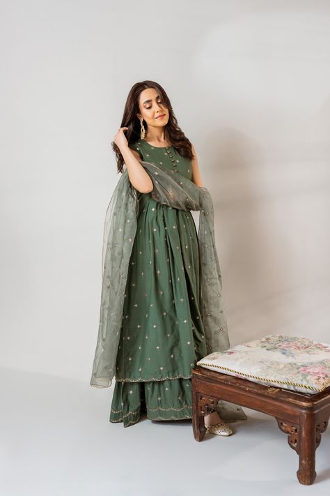 Kalamkari Skirts, Frock Suit With Plazo, Lehenga Designs Simple, Churidar Designs, Long Kurti Designs, Casual Indian Fashion, Pakistani Fancy Dresses, Traditional Indian Outfits, Indian Dresses Traditional