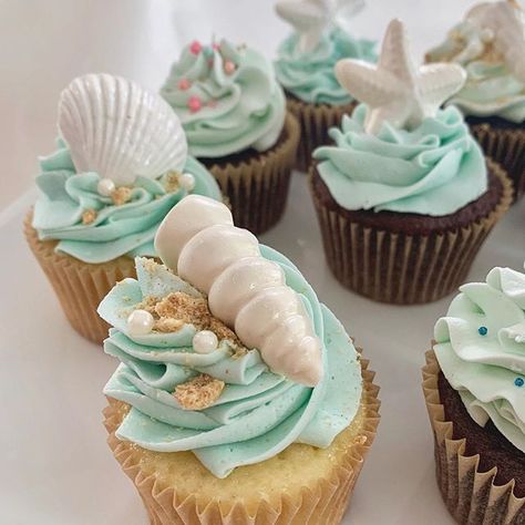 Cupcake Beach Theme, Beach Theme Cupcakes, Sea Cupcakes, Beach Cupcakes, Ninth Birthday, Theme Cupcakes, Ocean Baby Showers, Shower Cupcakes, Baby Shower Cupcakes