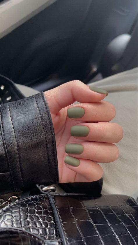 Matte Nails Green Olive, Matt Olive Green Nails, Matte Sage Green Nails Acrylic, Solid Color Nails Matte, Matte Shellac Nails, Matte Olive Green Nails Short, Miss Green Nails, Aesthetic Matte Nails, Olive Matte Nails