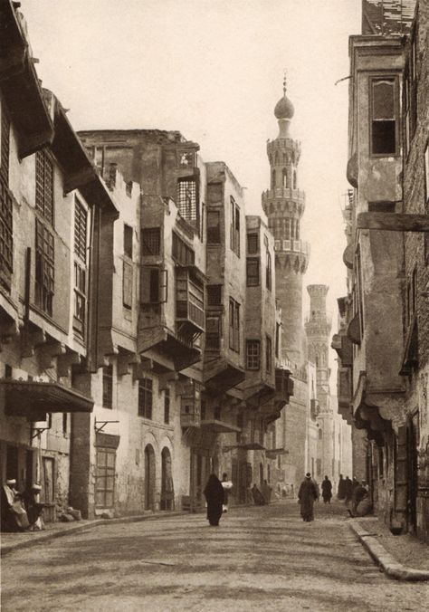 Another day begins in old Cairo.  This street passes beneath the Aksunkor Mosque, called el-Azrak, or "the blue", because of it's vibrantly ... Old Cairo, Lukisan Lanskap, Modern Egypt, Architecture Unique, Old Egypt, Visit Egypt, Egypt History, Egyptian History, Cairo Egypt