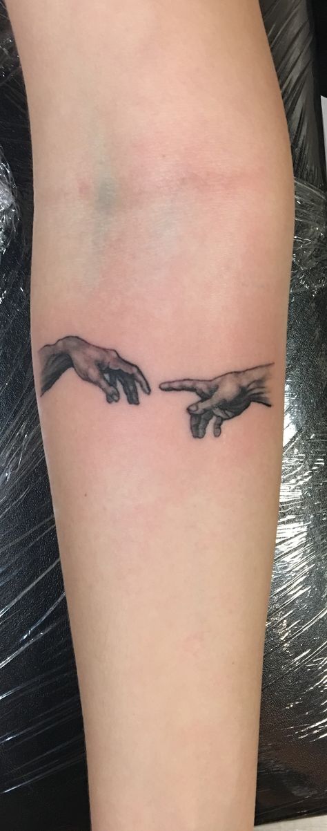 God and Adam's hands from the Sistine chapel. Tattoo done by Curtis Duke Fine Art. Sistine Chapel Tattoo, Angel Hand Tattoo, Chapel Tattoo, Wildflowers Tattoo, Font Tato, Hands Tattoo, The Sistine Chapel, Female Tattoos, God Tattoos