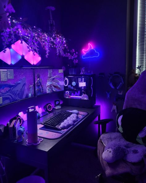 Purple Setup, Gaming Room Ideas, Set Up Gamer, Games Room Inspiration, Purple Games, Gaming Desk Setup, Setup Gaming, Gamer Setup, Streaming Setup