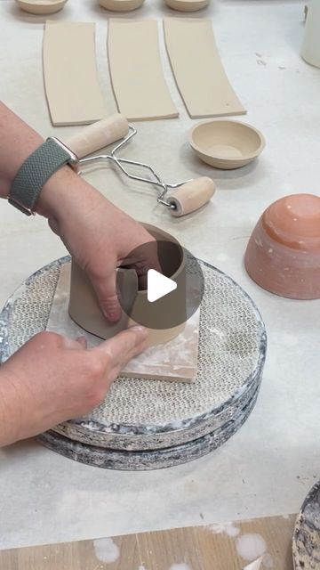 Mug Shapes, Pottery Sale, Slab Ceramics, Beginner Pottery, Handmade Tableware, Mug Crafts, Pottery Form, Pottery Videos, Slab Pottery