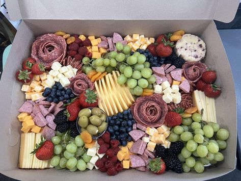 Charcuterie Masterclass! | My charcuterie to go I made in a large cake box | Facebook Charcuterie To Go, Cardboard Cake, Large Cake, Cake Boards, Fav Food, Charcuterie Inspiration, Grazing Table, Charcuterie Recipes, Grazing Tables