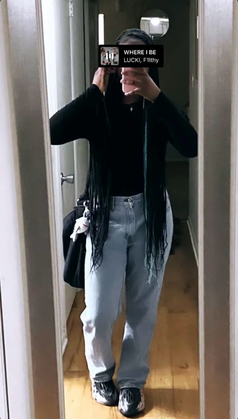 foam runner outfit inspo, baggy jeans outfit inspo, black girl outfit inspo Foam Runner Outfit, Outfit Inspo Baggy Jeans, Outfit Inspo Baggy, Runner Outfit, Runners Outfit, Foam Runners, Foam Runner, Baggy Jeans Outfit, Cute Couple Outfits