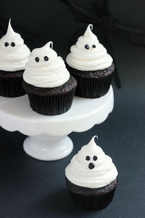 Easy Halloween Ghost Cupcakes - One Sweet Appetite Easy Diy Halloween Cupcakes, How To Decorate Halloween Cupcakes, Halloween Cupcakes Ghost, Ghost Cupcakes Halloween, Halloween Frosting Cupcakes, Muffin Halloween, Halloween Cupcakes Ideas, School Baking, Easy Halloween Cupcakes