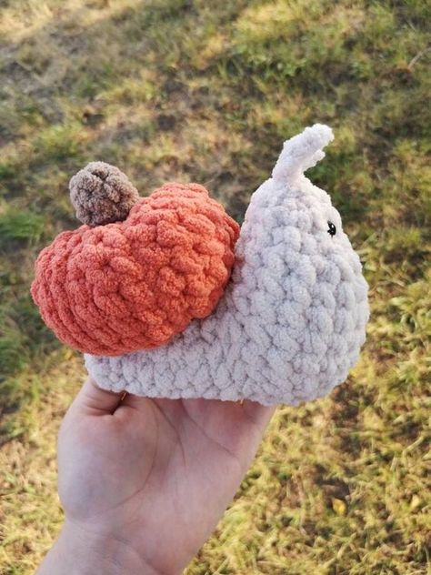 PATTERN/INSTRUCTIONS Snail, Amigurumi Pattern, Halloween Pattern, Crochet Snail Pattern, Pumpkin Pattern, Amigurumi, PDF Crochet Pattern Crochet toys tutorial #crochettoystutorial #crochet #crochettoy #crochetpattern #crochetpatterns 3.255 Crochet Snail Pattern, Toys Quotes, Snail Pattern, Crochet Snail, Crochet Pour Halloween, Fall Crochet Patterns, Easy Crochet Animals, Confection Au Crochet, Kawaii Crochet