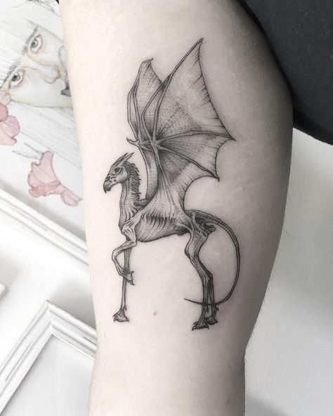 Thestral Tattoo, Harry Potter Tattoo Sleeve, 16 Tattoo, Hp Tattoo, Tato Jari, Tattoo Dotwork, Harry Potter Tattoo, Harry Potter Tattoos, Geniale Tattoos