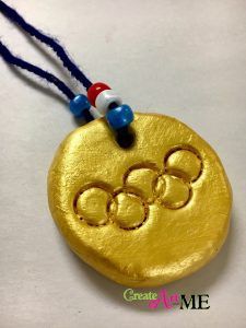 Olympic Medal Craft, Medal Craft, Summer Olympics Crafts, Triangle Wreath, Summer Olympics Activities, Vbs Olympics, Preschool Olympics, Olympic Games For Kids, Olympic Idea