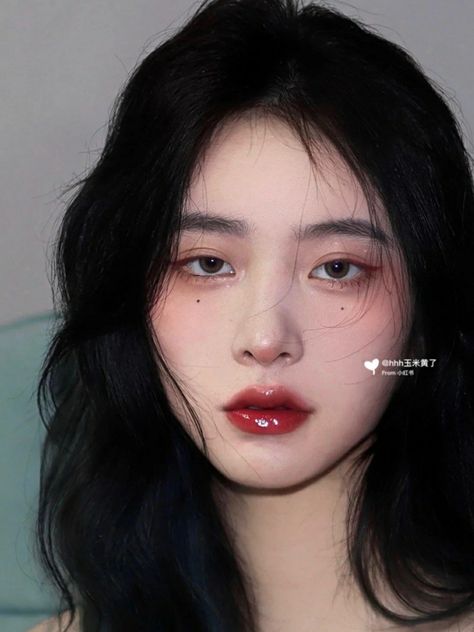 Deep Winter Make Up Looks, Deep Winter Eye Makeup, Deep Winter Makeup Korean, Cold And Gorgeous Wind Makeup Korean, Winter Cool Tone Makeup Korean, Makeup For Deep Winter, Deep Winter Aesthetic, Deep Winter Makeup Looks, Makeup With Black Hair