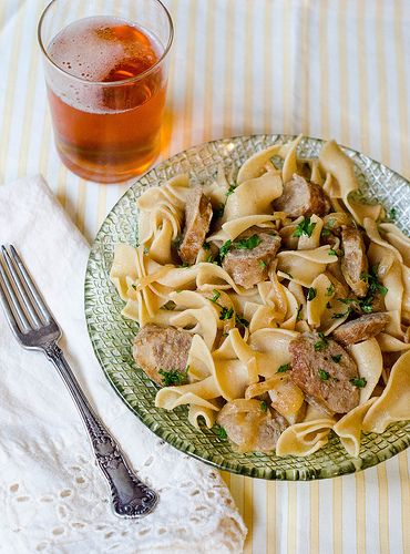 Pink Parsley: Brats with Beer & Mustard Sauce over Egg Noodles Brats Recipes, Beer Mustard, Beer Brats, Resep Pasta, Cook Meals, Mustard Sauce, Entree Recipes, Pork Dishes, Egg Noodles