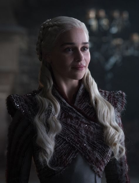 Emilia Clarke as Daenerys Targaryen in Season 8 of Game of Thrones John Bradley, The Mother Of Dragons, Game Of Thrones Facts, Arizona Robbins, Game Of Throne Daenerys, Game Of Thrones Quotes, Nikolaj Coster Waldau, Fire And Blood, Lena Headey