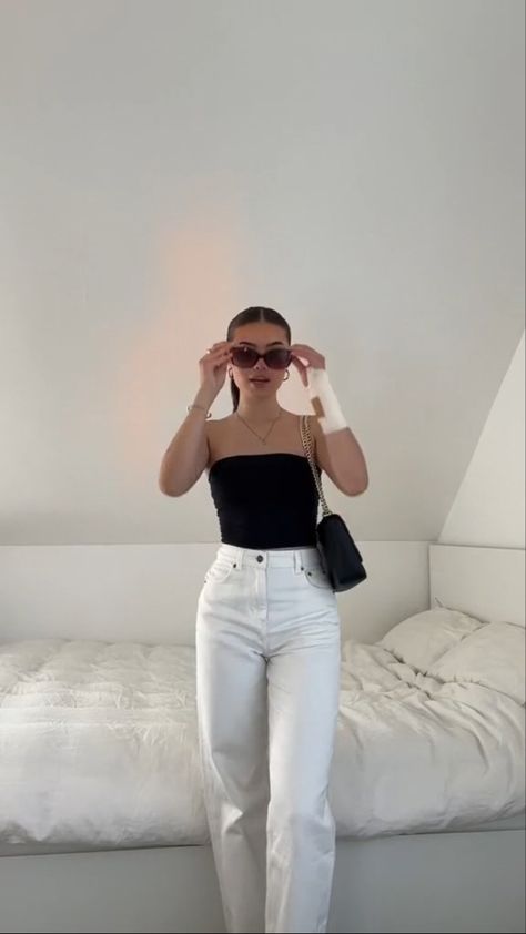 Casual Hot Outfits, Minimalist Outfit Casual, Casual Minimalist Outfit, Minimalistic Outfits, Outfit Elegantes, Trendy Outfit Inspo, Outfits Con Jeans, White Jeans Outfit, Everyday Fashion Outfits