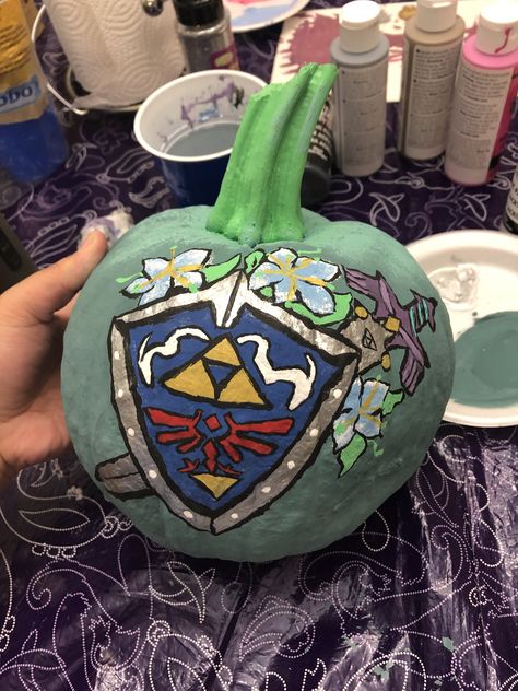 Zelda Pumpkin Painting, Zelda Pumpkin, Hyrule Shield, Silent Princess, Creative Pumpkin Decorating, Paper Mache Pumpkins, Creative Pumpkins, Pumpkin Ideas, Pumpkin Painting