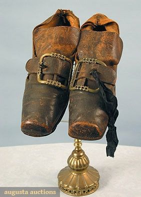 Men's shoes 18th century - Black leather, square toes, red painted wood stack heels, brass buckles, shoes from "Lederman Collection" purchased early 20th C & exhibited in Europe & USA, 3.5" x 10.25", (leather worn, back of heelsbroken down, ribbon replaced 20th C, paint worn on heels) fair.  Augusta Acutions 18th Century Shoes, Wood Stack, Istoria Modei, Century Shoes, Historical Shoes, 18th Century Costume, 18th Century Clothing, Gentleman Shoes, 18th Century Fashion