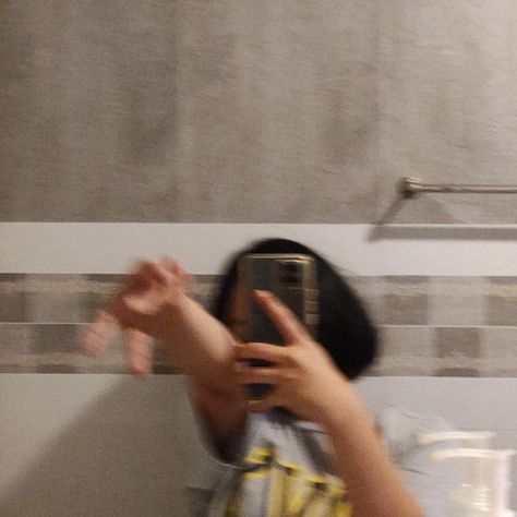 asian no face pfp icon girl faceless aesthetic Short Hair Selfie Poses No Face, Pretty Selfies No Face Short Hair, No Face Pfp Icon, Mirror Selfie Aesthetic No Face Short Hair, Mirror Selfie No Face Short Hair, Short Hair Mirror Selfie Faceless, Short Hair No Face Aesthetic, Fake Pfp No Face, Short Hair No Face