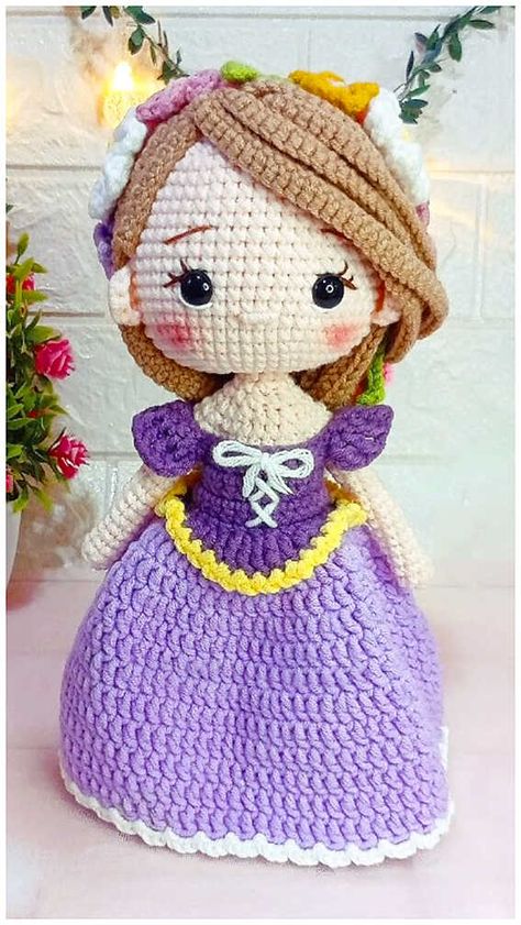 Amigurumi Princess Doll Free Crochet Pattern Doll Amigurumi Free Pattern, Chat Crochet, Crochet Princess, Chicken Scratch Embroidery, Crochet Doll Tutorial, Tutorial Amigurumi, Cinderella Birthday, Crochet Disney, Crochet Dolls Free Patterns