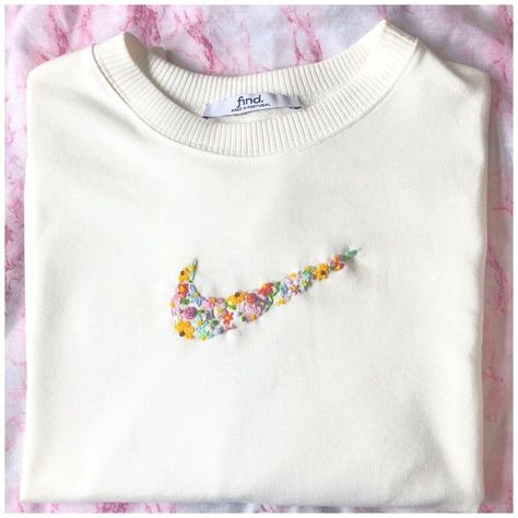 Nike Floral Embroidery Sweatshirt, Nike Floral Embroidery Crewneck, Embroidered Flowers On Clothes, Hand Embroidery Nike Logo, Sweatshirts With Embroidery, White Cat Embroidery, Nike Floral Embroidery, Cute Sweatshirt Designs Embroidery, Nike Hand Embroidery