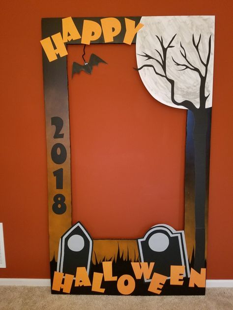 Halloween Photo Frames, Halloween Picture Frames, Photo Frame Diy, Halloween Themed Birthday Party, Halloween Party Photo, Dekorasi Halloween, Halloween Photo Booth, Masque Halloween, Homemade Halloween Decorations