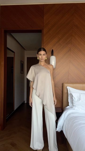 Danielle Copperman, Asymmetrical Outfit, Elegant Outfit Classy, Chique Outfits, Elegante Casual, Mode Ootd, Elegantes Outfit, Chic Outfit, June 30