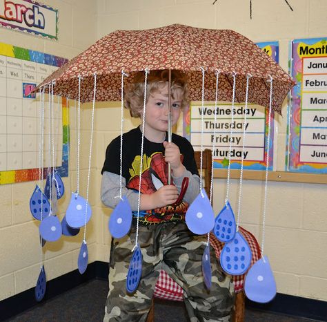 several preschool umbrella activities Umbrella Activities, Rain Activities, Preschool Weather, Weather Crafts, Weather Projects, Weather Theme, Counting Activity, Desain Editorial, Math Counting