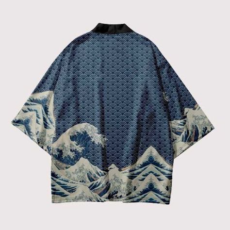 Very good material but poorly cut Kimono Women, Waves Print, Style Oversize, The Cardigans, Beautiful Kimonos, Short Kimono, Japanese Woodblock Printing, Wave Print, Timeless Art