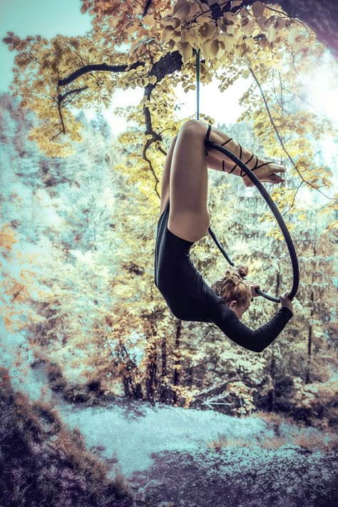 Romance in the woods Lyra Poses, Aerial Hoop Poses, Hoop Photoshoot, Circus Images, Aerial Hoop Moves, Lyra Hoop, Aerial Hoop Lyra, Lyra Aerial, Aerial Gymnastics