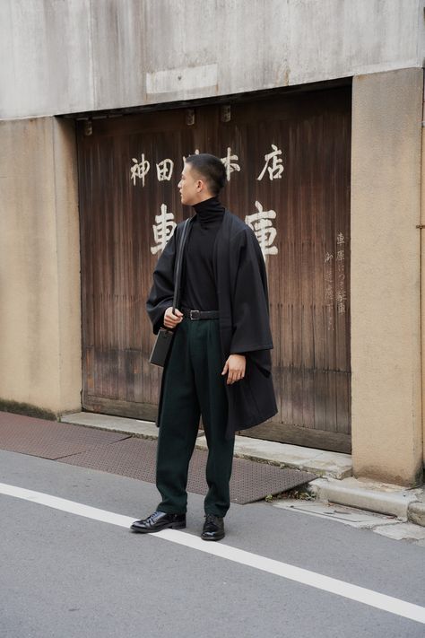 Modern Kimono, Style Masculin, Male Kimono, Casual Kimono, Tall Fashion, Creation Couture, Japanese Street Fashion, Japanese Outfits, Vogue Fashion