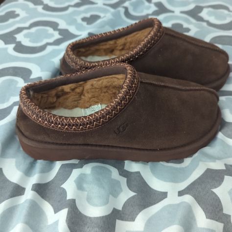 Brand New Never Worn Without Tags Ugg Tasman Brown Beautiful! Dark Brown Tasman Uggs, Brown Ugg Tasman Slippers Outfit, Brown Tasman Uggs Outfit, Brown Tasman Uggs, Ugh Shoes, Dark Brown Uggs, Uggs Brown, Uggs Shoes, Tasman Uggs