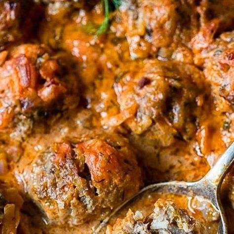 Julia Frey // Recipes & Inspiration on Instagram: "These porcupine meatballs baked in a rich sour cream and tomato sauce are a perfect mix of deliciousness and nostalgia! And really, who could complain about juicy meatballs in a tangy sauce with a sprinkling of dill? Recipe link in bio https://vikalinka.com/porcupine-meatballs-creamy-tomato-sauce-tefteli/
.
.
.
.
.
.

#rusticgamestrong #gloobyfood #f52grams #porcupinemeatballs #tefteli #thecookfeed #comfortfood #tastingtable #eattheworld #eatrealfood #getinmybelly #fromscratch #meatballs #sourcreamsauce" Meatballs Baked, Juicy Meatballs, Porcupine Meatballs, Dill Recipes, Meatball Bake, Sour Cream Sauce, Creamy Tomato Sauce, Eat Real Food, Tasting Table