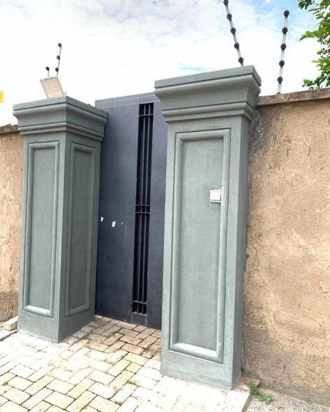 Cement Pillar Design, Gate Pillar Design Modern, Iron Front Gate, Front Pillar Design, Gate Pillar Design, House Pillar Design, Pillars Design, Iron Main Gate, Wall Sketch