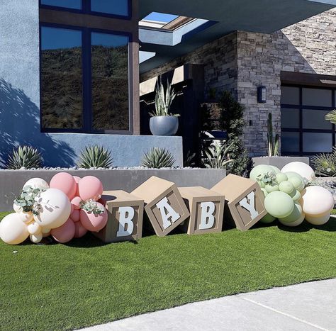 Simple Gender Reveal Decorations Outdoor, Baby Shower Garcon, Gender Reveal Baby Shower Themes, Classy Baby Shower, Bear Baby Shower Theme, Surprise Baby Shower, Idee Babyshower, Pop Baby Showers, Baby Shower Theme Decorations