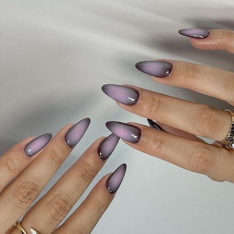 aura nails Black And Pink Aura Nails, Mood Ring Nails, Dark Aura Nails, Black Dress Nails, Aura Almond Nails, Mauve Nail Designs, Pantone Nails, Ora Nails, Aura Nail Designs