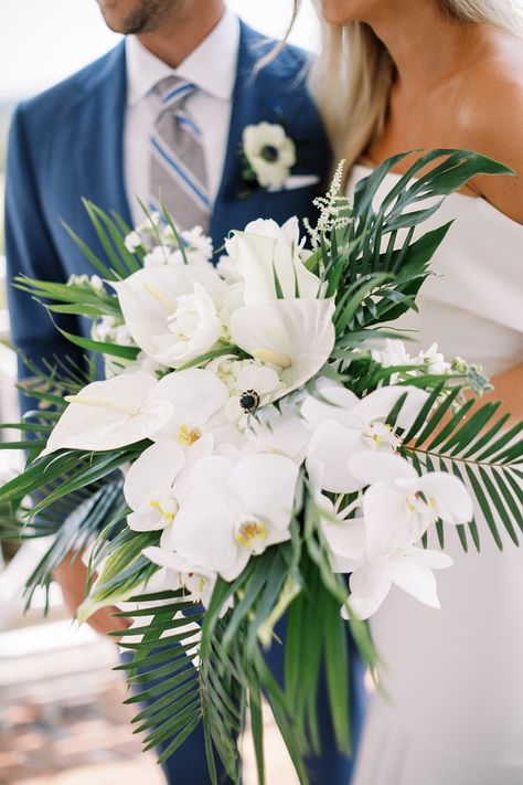 Palm Leaf Bridal Bouquet, Florida Wedding Flowers, Florida Wedding Theme, Wedding Bouquets Tropical, Fern Wedding Decor, Beach Wedding Flowers Bouquet, Tropical Chic Wedding, Orchid Decor, Tropical Wedding Reception