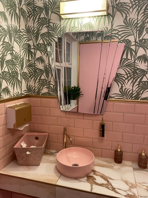 Pink, green and gold bathroom, bathroom ideas Colorful Bathroom Restaurant, Pink And Green Downstairs Toilet, Pink Spa Bathroom Ideas, Pink Brown Bathroom, Pink And Emerald Green Bathroom, Masculine Pink Bathroom, Pink Bathroom Vintage 1950s, Pink And Green Toilet, Bathroom Pink Tiles Ideas