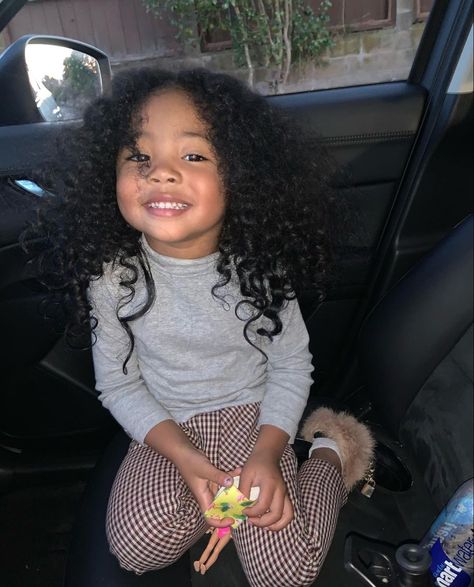 Cute Light Skin Babies, Mixed Toddler Girl, Mixed Toddler, Lightskin Babies, Hispanic Babies, Blasian Babies, Mommy And Baby Pictures, Cute Mixed Babies, Black Baby Girls