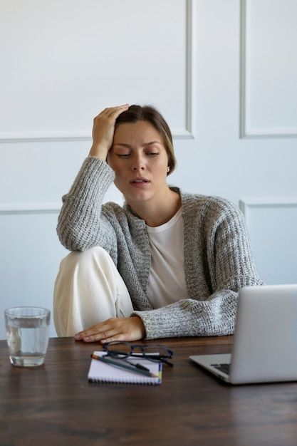 Women Advocate, Sitting At Desk, Foto 3d, Female Pose, Editorial Photoshoot, Creative Advertising Design, Stock Photos Woman, Job Career, Abdominal Fat