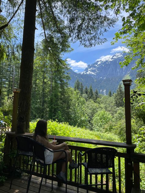 Cabin In Washington State, Washington Hiking Aesthetic, Homes In Washington State, Washington State Aesthetic Dark, Washington State National Parks, Washington State Aesthetic Houses, Washington State Homes, Washington House Aesthetic, Washington Coast Aesthetic