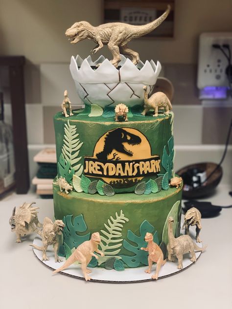 Fête Jurassic Park, Marbled Fondant, Jurassic World Cake, Park Birthday Party, Birthday Party Dinosaur, Festa Jurassic Park, Cars Theme Cake, Jurassic Park Birthday Party, Dinosaur Birthday Theme