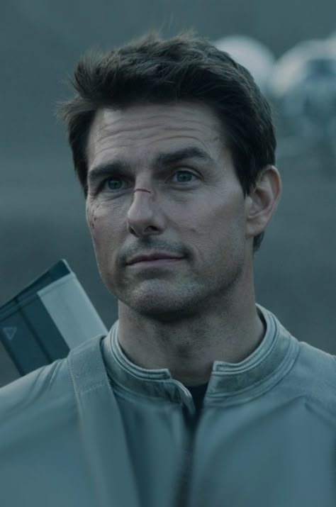 Oblivion Tom Cruise, Tom Cruise Oblivion, Tom Cruise Hair, Tom Cruise Haircut, Oblivion 2013, Oblivion Movie, Tom Cruz, Ethan Hunt, Tom Cruise Movies