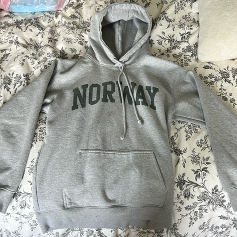 Never Worn, Great Condition Brandy Hoodie, Brandy Melville Hoodie, Brandy Melville Outfits, Brandy Melville Sweater, Brandy Melville Sweaters, Dream Clothes, Gray Green, Christmas List, Brandy Melville