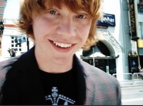 rupert grint Rupert Grint Ron Weasley, Glume Harry Potter, Harry Potter Ron Weasley, Ronald Weasley, Harry Potter Ron, Rupert Grint, Harry Potter Images, Ginger Men, Hogwarts Aesthetic