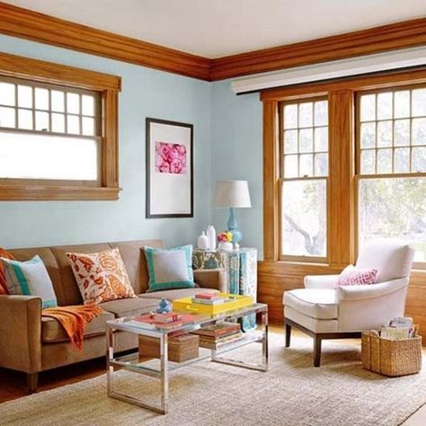 natural wood crown molding!  Paint Colors for Rooms Trimmed with Wood from Better Homes & Gardens. Madeline Island, Sage Green Living Room, Oak Trim, Decor Ikea, Living Room Color Schemes, Brown Furniture, Room Paint Colors, Brown Living Room, Living Room Green