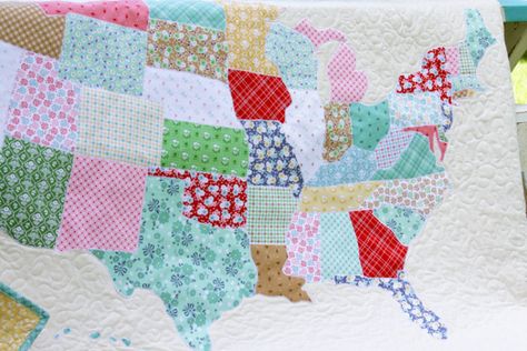 Map Quilt Pattern, Usa Quilt, Us State Map, Map Quilt, Quilt Tutorial, Lou Lou, Free Quilting, State Map, Quilting Tips