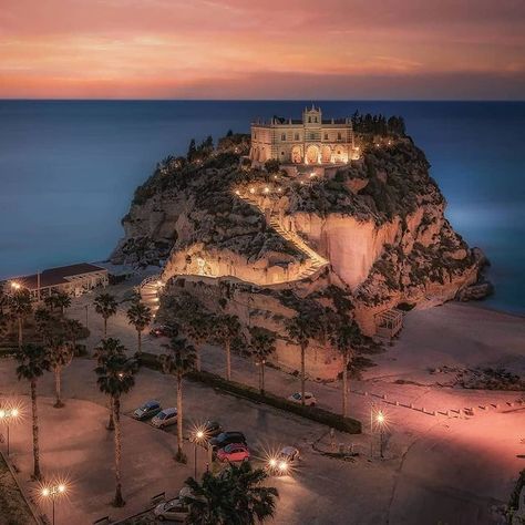 Maria | writer•artist•traveler (@mermused) • Instagram photos and videos Tropea Italy, Calabria Italy, Italy Holidays, Italy Aesthetic, Voyage Europe, Instagrammable Places, Destination Voyage, Southern Italy, Future Travel