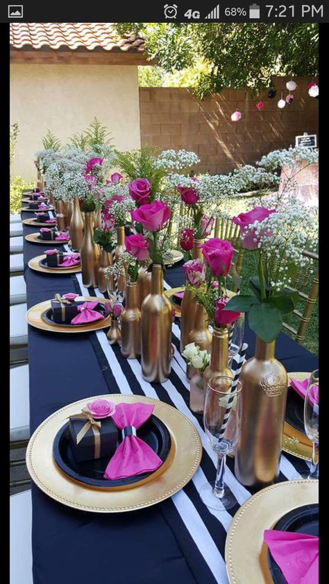 Kate Spade Party, Kate Spade Bridal Shower, Wine Bottle Centerpieces, Kate Spade Bridal, Bottle Centerpieces, Tafel Decor, Kate Spade Inspired, Festa Party, Long Table