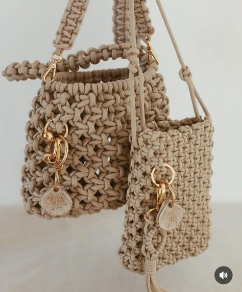 Crochet Bag Design, Mini Crochet, Macrame Patterns Tutorials, Stitch Crochet, Macrame Bag, Stylish Hats, Unique Crochet, Diy Knitting, Macrame Patterns