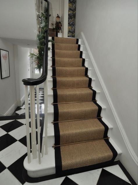 Sisal Stair Runner With Rods, Staircases With Runners, Stairs With Runners, Victorian Stair Runner, Stair Rods Carpet Runner, Runner Carpet Stairs, Stair Runner With Rods, Staircase With Runner, Staircase With Carpet